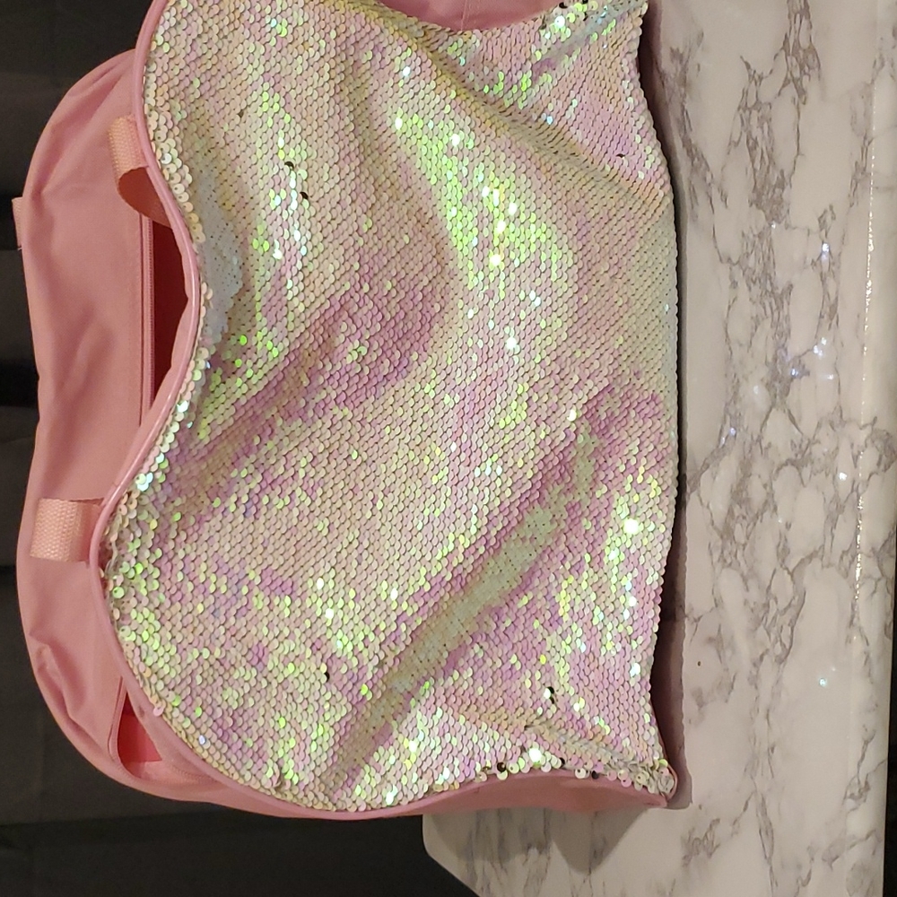 FLIP SEQUENCE GIRLS OVERNIGHT BAG